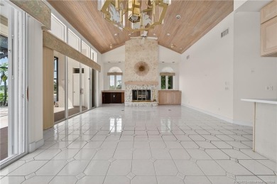 Opportunity knocks in Hobe Sound Golf Club. This single family on Hobe Sound Golf Club in Florida - for sale on GolfHomes.com, golf home, golf lot