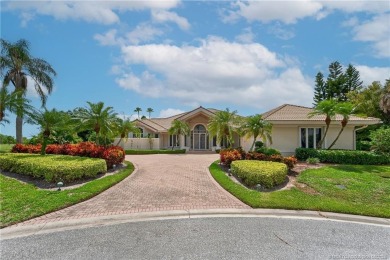 Opportunity knocks in Hobe Sound Golf Club. This single family on Hobe Sound Golf Club in Florida - for sale on GolfHomes.com, golf home, golf lot