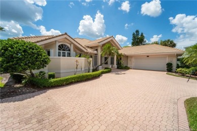 Opportunity knocks in Hobe Sound Golf Club. This single family on Hobe Sound Golf Club in Florida - for sale on GolfHomes.com, golf home, golf lot