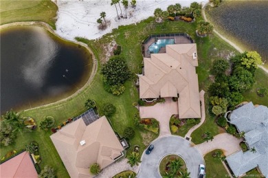Opportunity knocks in Hobe Sound Golf Club. This single family on Hobe Sound Golf Club in Florida - for sale on GolfHomes.com, golf home, golf lot