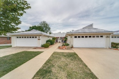 Convenient End Unit Townhome is perfectly located near golf on Scott Schriener Municipal Golf Course in Texas - for sale on GolfHomes.com, golf home, golf lot