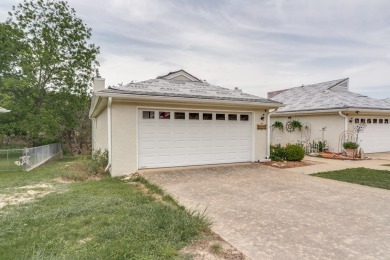 Convenient End Unit Townhome is perfectly located near golf on Scott Schriener Municipal Golf Course in Texas - for sale on GolfHomes.com, golf home, golf lot