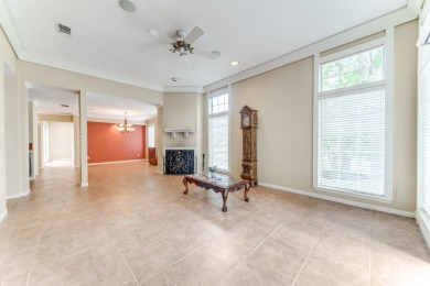 Convenient End Unit Townhome is perfectly located near golf on Scott Schriener Municipal Golf Course in Texas - for sale on GolfHomes.com, golf home, golf lot