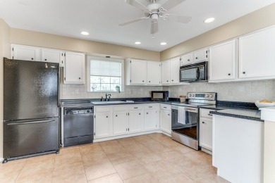 Convenient End Unit Townhome is perfectly located near golf on Scott Schriener Municipal Golf Course in Texas - for sale on GolfHomes.com, golf home, golf lot