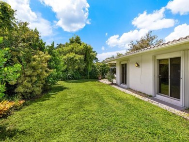 Mid-Century Gem by Ruth Richmond - 2 Bed, 2 Bath Home in on Sara Bay Country Club in Florida - for sale on GolfHomes.com, golf home, golf lot