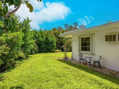 Mid-Century Gem by Ruth Richmond - 2 Bed, 2 Bath Home in on Sara Bay Country Club in Florida - for sale on GolfHomes.com, golf home, golf lot