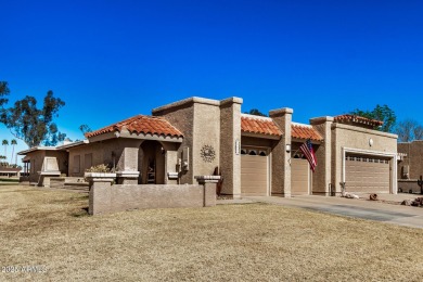 GOLF COURSE BEAUTY w/ AMAZING VIEWS! This lovely home sits RIGHT on Cottonwood Country Club in Arizona - for sale on GolfHomes.com, golf home, golf lot