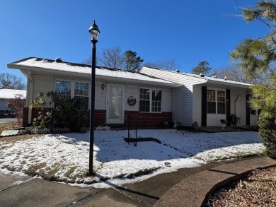 Lovely Oakmont, bright and sunny. This condo features updated on Leisure Village Golf Course in New York - for sale on GolfHomes.com, golf home, golf lot