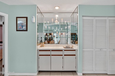 ***Motivated Seller*** Discover this end-unit 2-bedroom, 2-bath on The Club At Pelican Bay - North Course in Florida - for sale on GolfHomes.com, golf home, golf lot