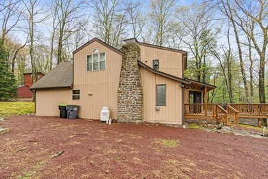 PRICE ADJUSTMENT Discover the perfect mountain retreat at this on Split Rock Resort and Country Club in Pennsylvania - for sale on GolfHomes.com, golf home, golf lot