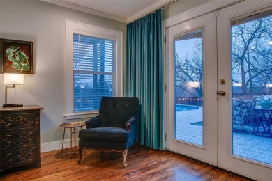 Take in breathtaking, unobstructed sunsets from this charming on Stevens Park Golf Course in Texas - for sale on GolfHomes.com, golf home, golf lot