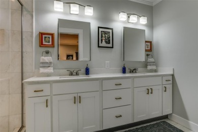 Take in breathtaking, unobstructed sunsets from this charming on Stevens Park Golf Course in Texas - for sale on GolfHomes.com, golf home, golf lot