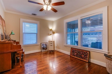 Take in breathtaking, unobstructed sunsets from this charming on Stevens Park Golf Course in Texas - for sale on GolfHomes.com, golf home, golf lot