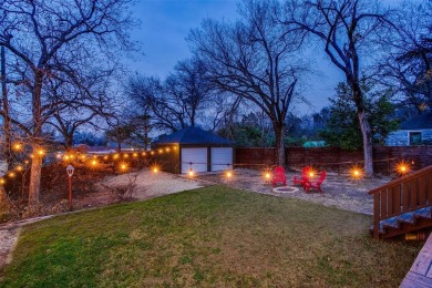 Take in breathtaking, unobstructed sunsets from this charming on Stevens Park Golf Course in Texas - for sale on GolfHomes.com, golf home, golf lot
