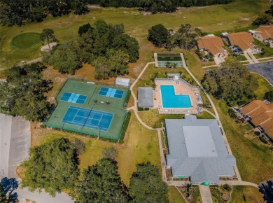 Under contract-accepting backup offers. Best value in the on Meadow Oaks Golf and Country Club in Florida - for sale on GolfHomes.com, golf home, golf lot