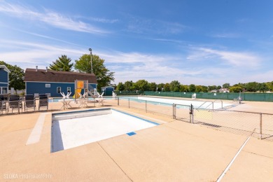 Spacious 4-bed, 2-full-bath and 1 half bath house located in the on Savannah Oaks Golf Club of Candlewick Lake in Illinois - for sale on GolfHomes.com, golf home, golf lot