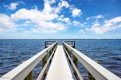 Beautifully remodeled, fully furnished manufactured home in a on Riverbend Golf and Country Club in Florida - for sale on GolfHomes.com, golf home, golf lot