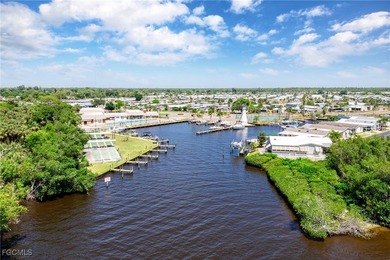 Beautifully remodeled, fully furnished manufactured home in a on Riverbend Golf and Country Club in Florida - for sale on GolfHomes.com, golf home, golf lot