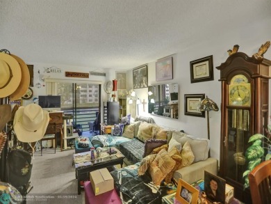 Welcome to this exquisite 2-bedroom/ 2-bathroom condo boasting on Sunrise Lakes Phase IV Golf Course in Florida - for sale on GolfHomes.com, golf home, golf lot