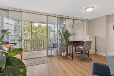 Beautifully maintained 2-bed, 2-bath condo with spacious open on Inverrary Country Club in Florida - for sale on GolfHomes.com, golf home, golf lot