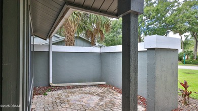 2 Premier suites, 2.5 baths - 2 story Glens Condominium in on Spruce Creek Golf Club in Florida - for sale on GolfHomes.com, golf home, golf lot