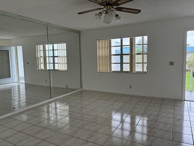 Lovely 2 bedroom 2 bath home in highly desireable Kings Point on Kings Point Golf -Flanders Way in Florida - for sale on GolfHomes.com, golf home, golf lot