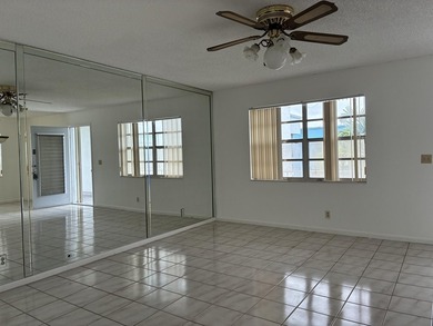 Lovely 2 bedroom 2 bath home in highly desireable Kings Point on Kings Point Golf -Flanders Way in Florida - for sale on GolfHomes.com, golf home, golf lot