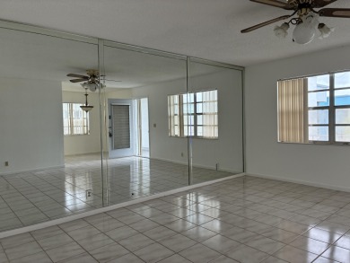 Lovely 2 bedroom 2 bath home in highly desireable Kings Point on Kings Point Golf -Flanders Way in Florida - for sale on GolfHomes.com, golf home, golf lot