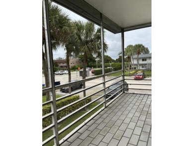 Lovely 2 bedroom 2 bath home in highly desireable Kings Point on Kings Point Golf -Flanders Way in Florida - for sale on GolfHomes.com, golf home, golf lot