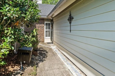 Well maintained single story townhome with a garage and walking on Shadowmoss Plantation Golf Club in South Carolina - for sale on GolfHomes.com, golf home, golf lot