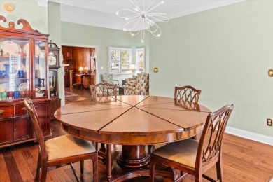 Well maintained single story townhome with a garage and walking on Shadowmoss Plantation Golf Club in South Carolina - for sale on GolfHomes.com, golf home, golf lot