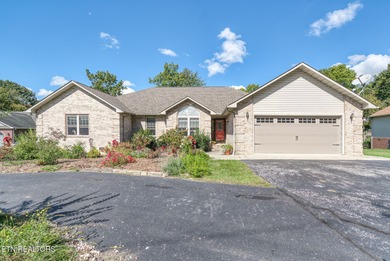 RARE OPPORTUNITY - BRICK HOME WITH ATTACHED APARTMENT ON THE on Deer Creek Golf Club in Tennessee - for sale on GolfHomes.com, golf home, golf lot