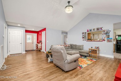 RARE OPPORTUNITY - BRICK HOME WITH ATTACHED APARTMENT ON THE on Deer Creek Golf Club in Tennessee - for sale on GolfHomes.com, golf home, golf lot