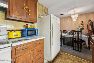 Charming 1-bedroom, 1-bath condo in the desirable 55+ Leisure on Leisure Village East in New Jersey - for sale on GolfHomes.com, golf home, golf lot