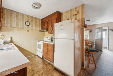 Charming 1-bedroom, 1-bath condo in the desirable 55+ Leisure on Leisure Village East in New Jersey - for sale on GolfHomes.com, golf home, golf lot