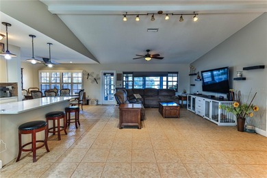 Welcome to this charming home in the Inverness Golf and Country on Inverness Golf and Country Club in Florida - for sale on GolfHomes.com, golf home, golf lot