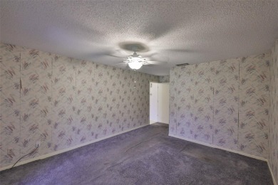 GREAT INVESTMENT OPPORTUNITY - FIXER UPPER IN SUN CITY CENTER! on Caloosa Greens Executive Golf Course in Florida - for sale on GolfHomes.com, golf home, golf lot