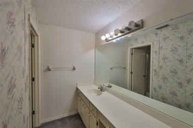GREAT INVESTMENT OPPORTUNITY - FIXER UPPER IN SUN CITY CENTER! on Caloosa Greens Executive Golf Course in Florida - for sale on GolfHomes.com, golf home, golf lot