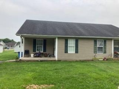 Duplex in fine condition (unit B has new 2 year old HVAC) on Dix River Country Club in Kentucky - for sale on GolfHomes.com, golf home, golf lot