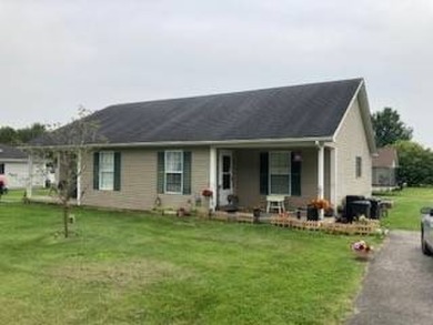 Duplex in fine condition (unit B has new 2 year old HVAC) on Dix River Country Club in Kentucky - for sale on GolfHomes.com, golf home, golf lot
