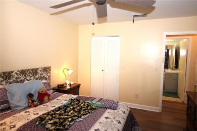 Welcome to your new home! This is a 2 bedroom, 2 bath on Kings Point Executive Golf Course in Florida - for sale on GolfHomes.com, golf home, golf lot