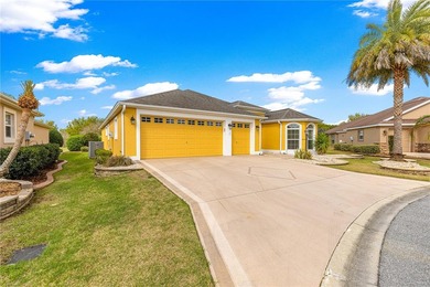 *LARGE GLASS ENCLOSED BONUS ROOM*FANTASTIC LOCATION*GOLF CART on Bella Glade Country Club in Florida - for sale on GolfHomes.com, golf home, golf lot