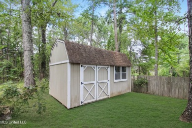 *Seller is now offering $15,000 in concessions!!!!*Welcome to on Castlewoods Golf Club in Mississippi - for sale on GolfHomes.com, golf home, golf lot