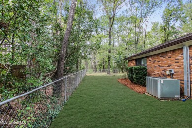 *Seller is now offering $15,000 in concessions!!!!*Welcome to on Castlewoods Golf Club in Mississippi - for sale on GolfHomes.com, golf home, golf lot