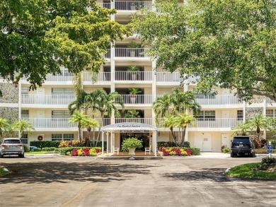 Spacious 3-bed, 2.5-bath condo in sought-after Palm Aire on Oaks on Palm-Aire Country Club and Resort - Palms in Florida - for sale on GolfHomes.com, golf home, golf lot