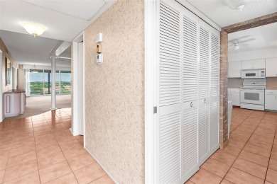 Spacious 3-bed, 2.5-bath condo in sought-after Palm Aire on Oaks on Palm-Aire Country Club and Resort - Palms in Florida - for sale on GolfHomes.com, golf home, golf lot