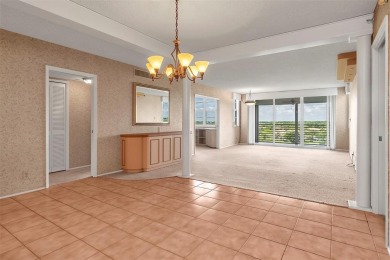Spacious 3-bed, 2.5-bath condo in sought-after Palm Aire on Oaks on Palm-Aire Country Club and Resort - Palms in Florida - for sale on GolfHomes.com, golf home, golf lot