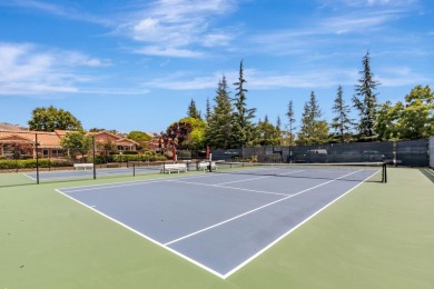 REDUCED ----End Unit Condo with Huge Sunroom for all weather use on Villages Golf and Country Club in California - for sale on GolfHomes.com, golf home, golf lot