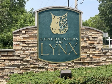 This 2 bedroom, 2.5 bathroom, 2-story townhome style condo in on Lynx Golf Course in Michigan - for sale on GolfHomes.com, golf home, golf lot
