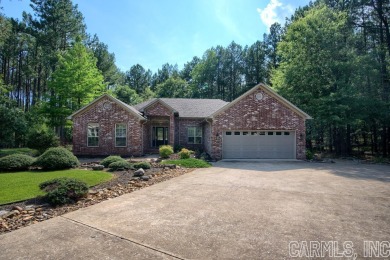 LOCATION! TRANQUILITY! FLOORPLAN! This lovely custom-built home on Granada Golf Course in Arkansas - for sale on GolfHomes.com, golf home, golf lot